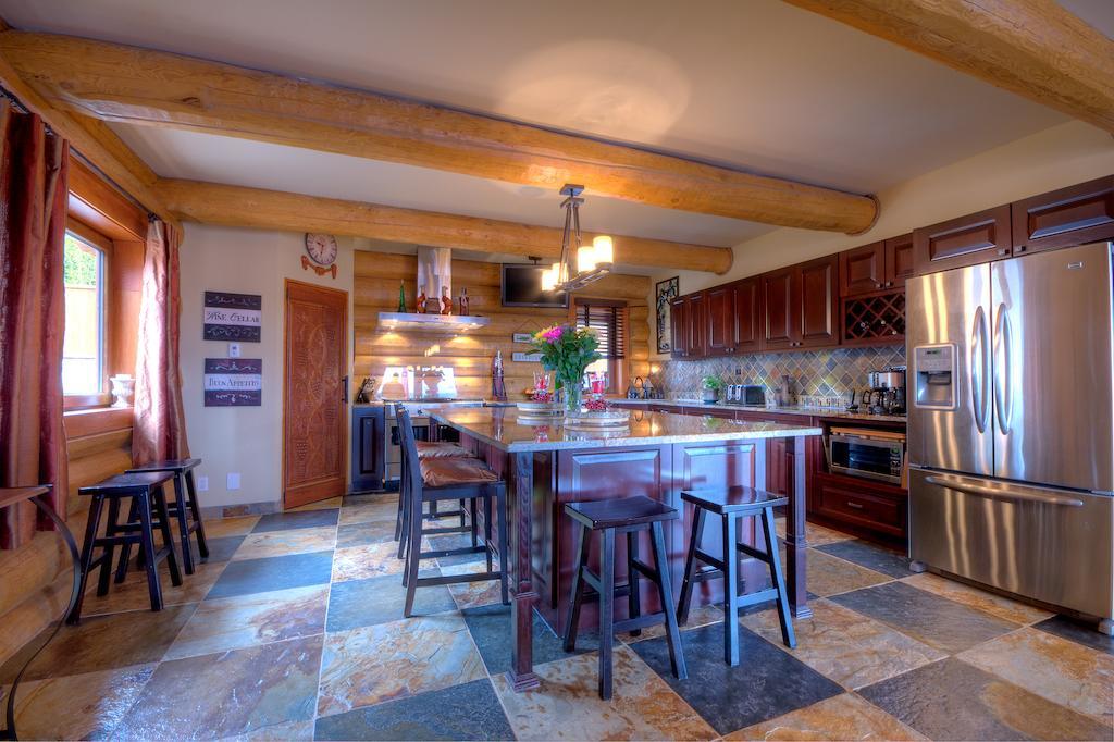A Okanagan Lakeview Inn 킬로나 외부 사진
